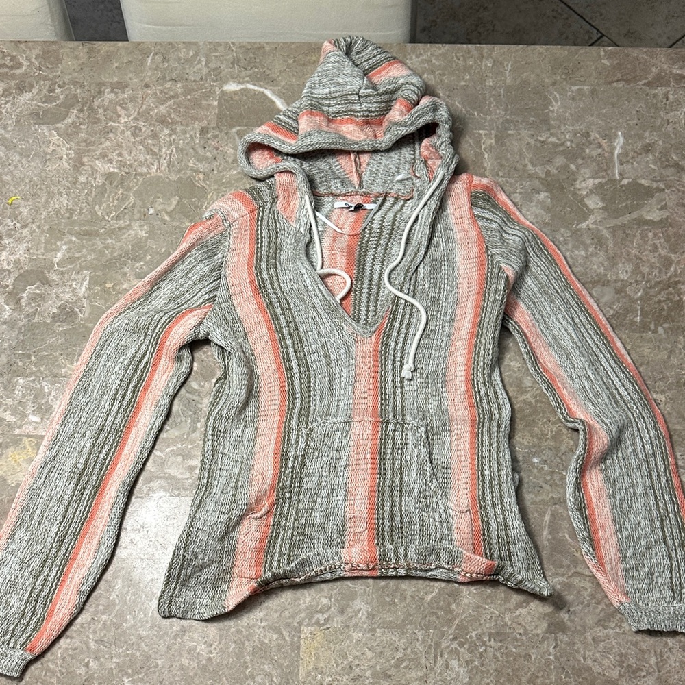 O'Neill V-Neck Sweater in Gray and Pink Stripes